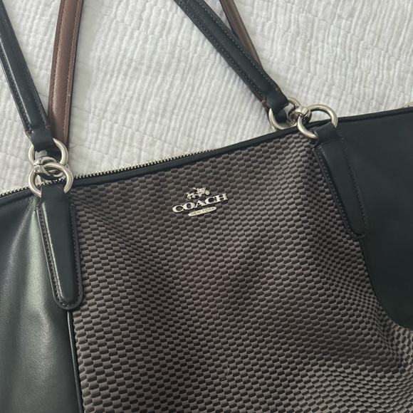 Coach Handbag - Picture 4 of 4